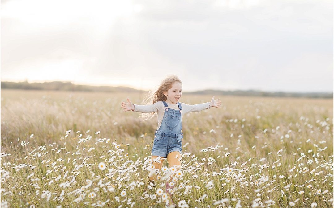 Sophie in the Daisy Field | Children’s Photography