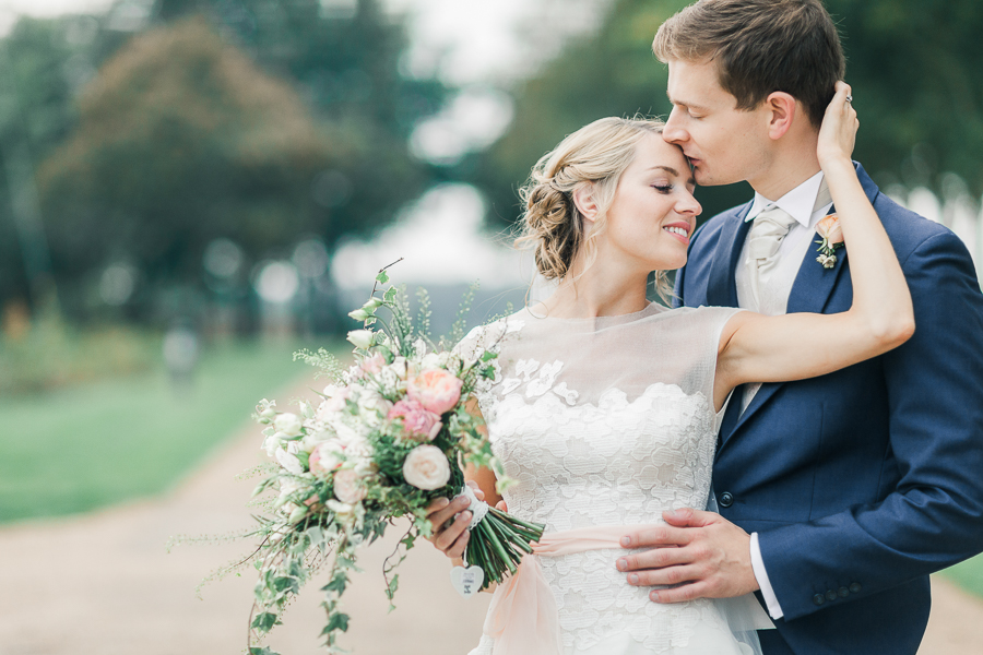 Hollie & Reid | Pretty Mint, Gold and Pink Wedding
